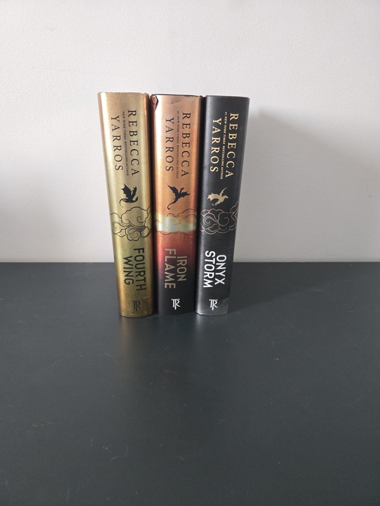 Rebecca Yarros The Empyrean series - Trilogy Books (hard Cover) - Picture 10 of 11